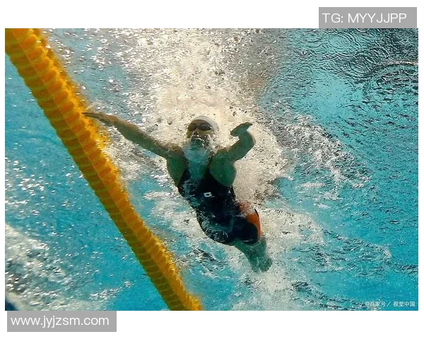 自由泳训练技巧与体能提升全面解析助力游泳水平突破